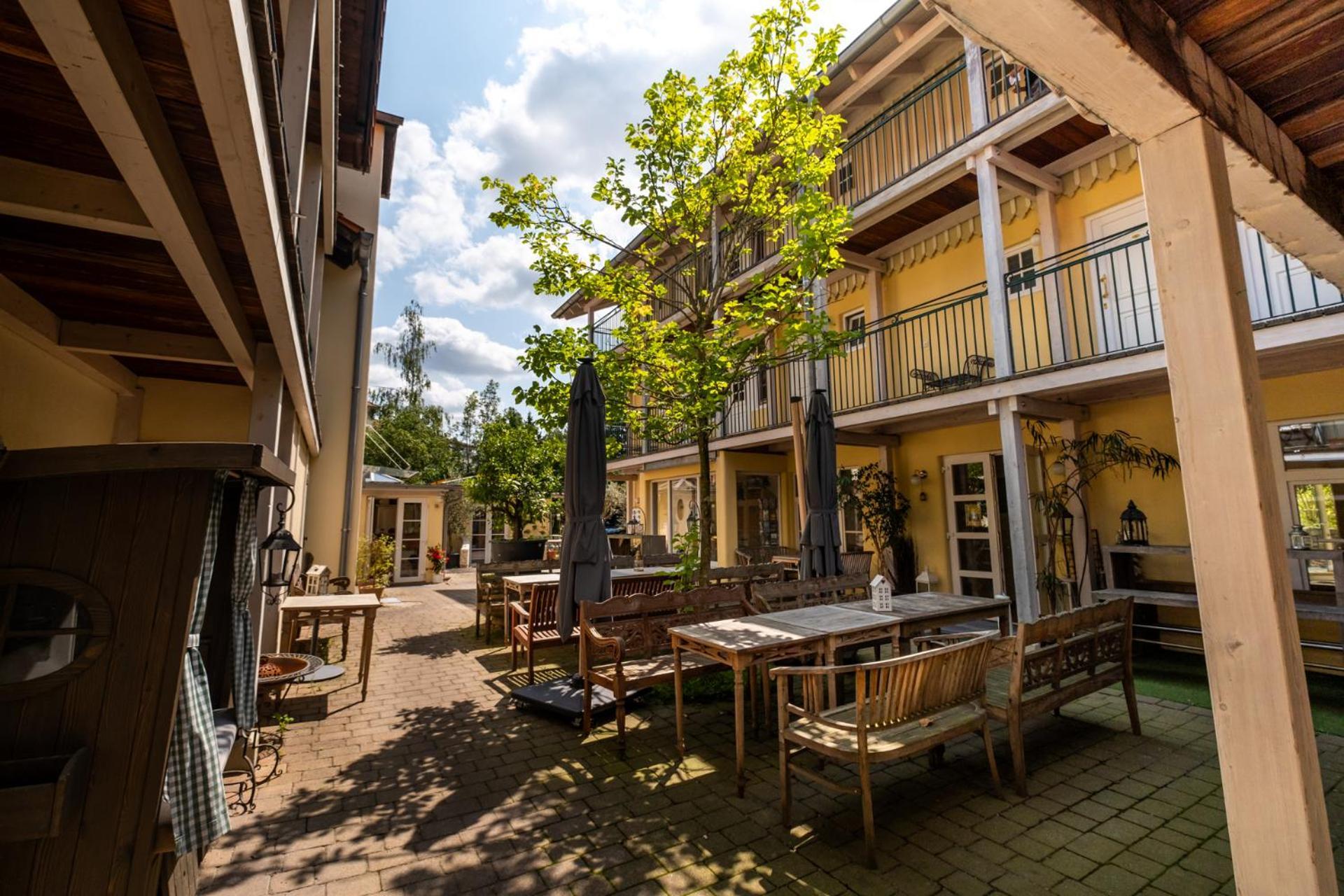 Landhaus Hotel Wolfratshausen Luaran gambar